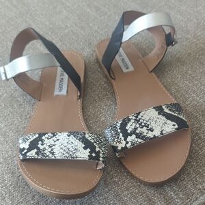 Steve Madden Black and Silver Snakeskin Sandals